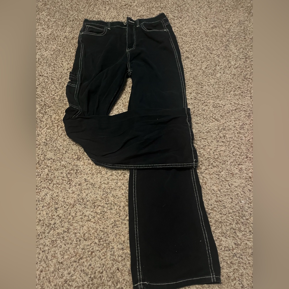 Black cargo pants with white stitching from TerraNova in size 29